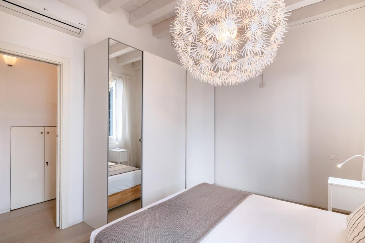 Corte Cappuccina 14 Elegant Apt Con Parcheggio! Padova Luaran gambar