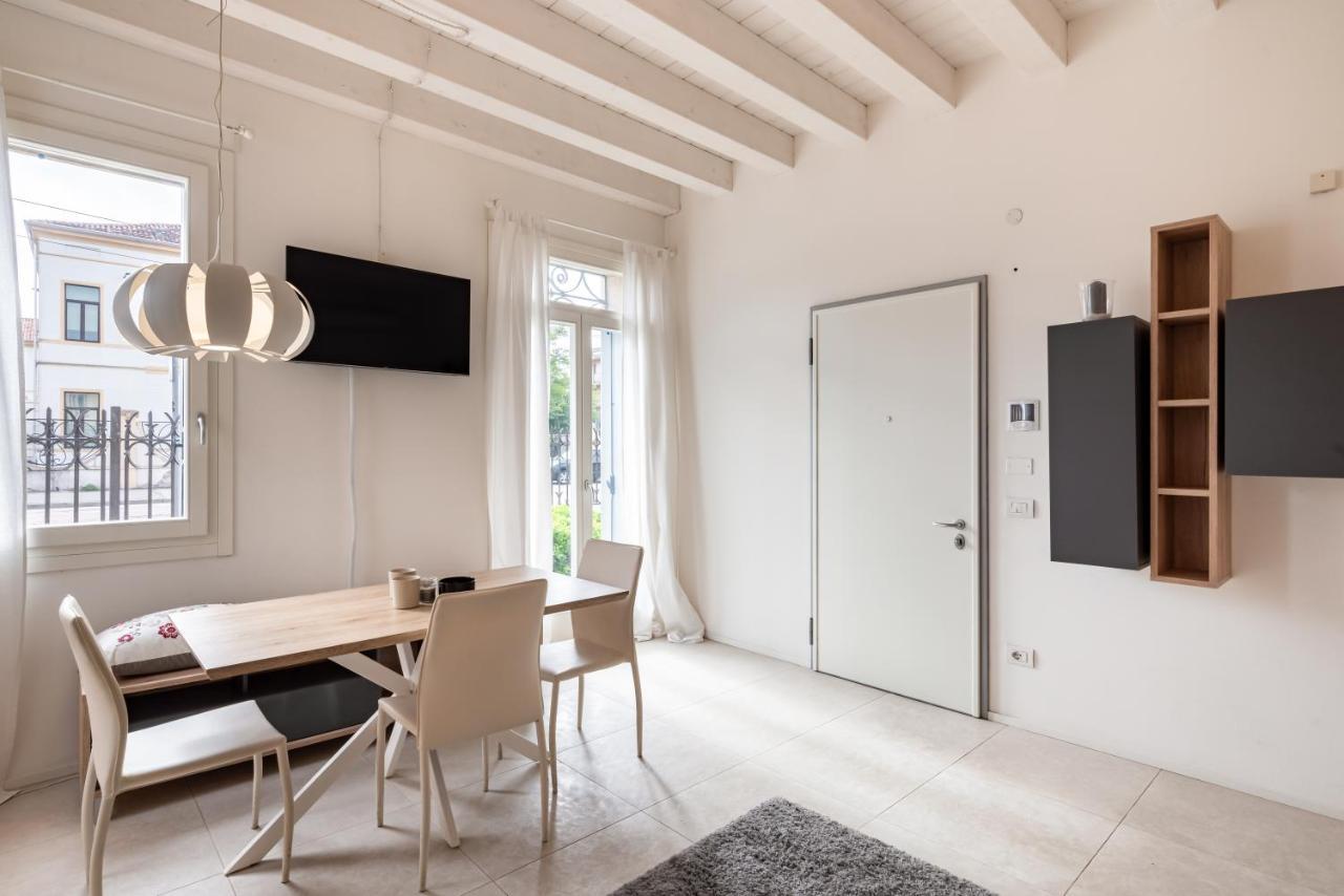 Corte Cappuccina 14 Elegant Apt Con Parcheggio! Padova Luaran gambar