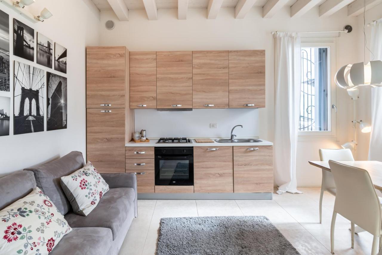 Corte Cappuccina 14 Elegant Apt Con Parcheggio! Padova Luaran gambar