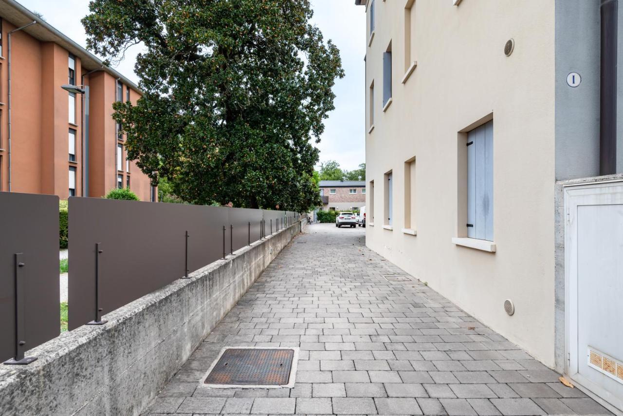 Corte Cappuccina 14 Elegant Apt Con Parcheggio! Padova Luaran gambar