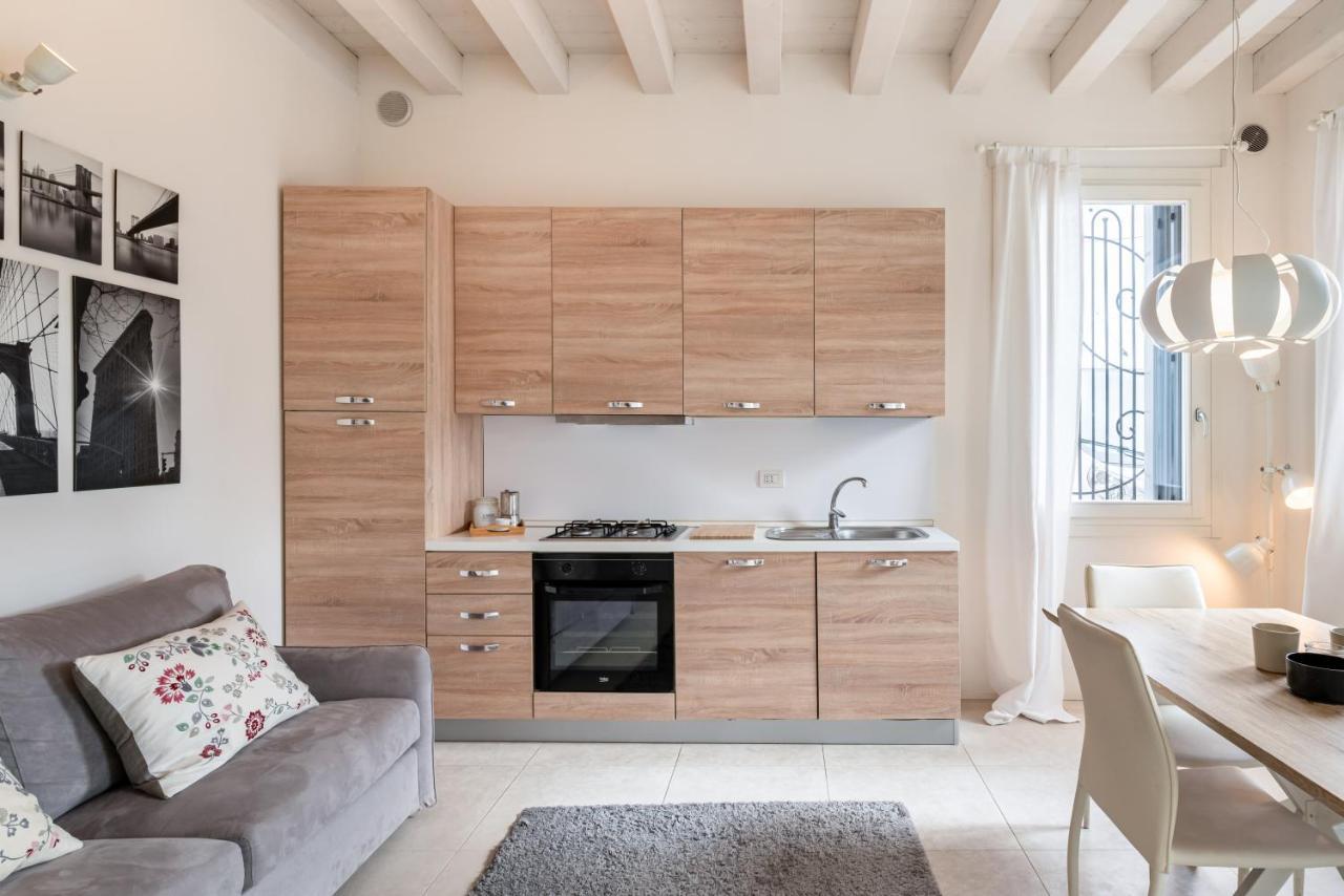 Corte Cappuccina 14 Elegant Apt Con Parcheggio! Padova Luaran gambar