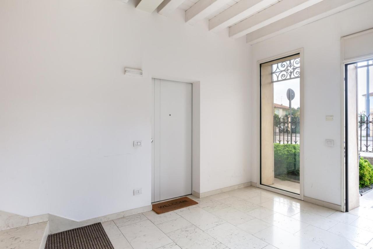 Corte Cappuccina 14 Elegant Apt Con Parcheggio! Padova Luaran gambar